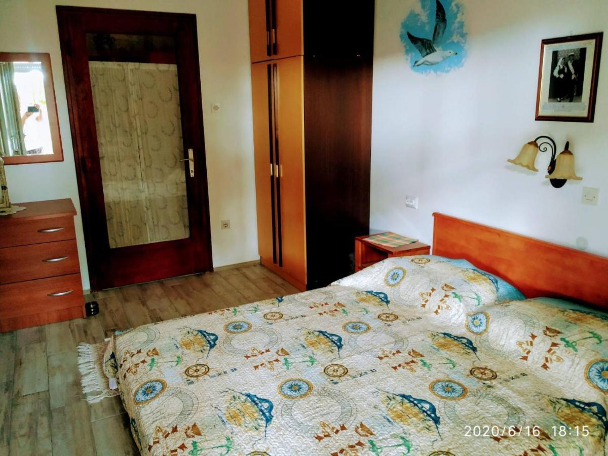 Apartments Maricic 200 Meters From The Beach Novi Vinodolski Exterior photo