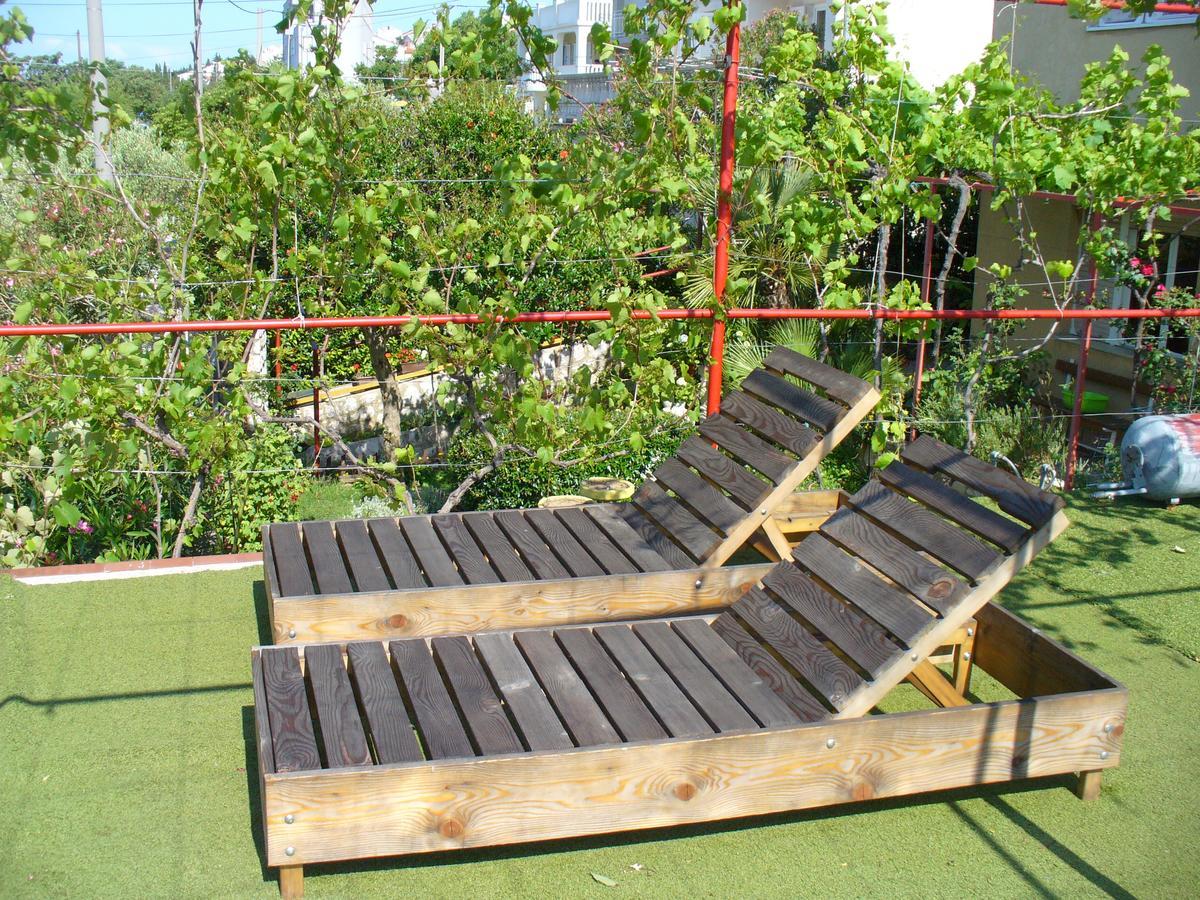 Apartments Maricic 200 Meters From The Beach Novi Vinodolski Exterior photo