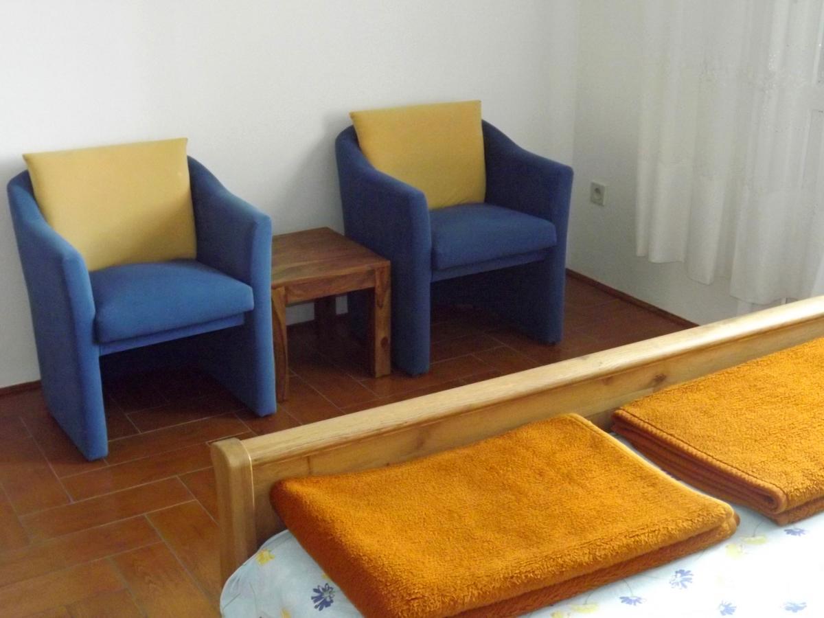 Apartments Maricic 200 Meters From The Beach Novi Vinodolski Exterior photo