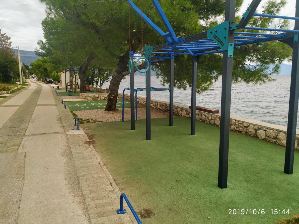 Apartments Maricic 200 Meters From The Beach Novi Vinodolski Exterior photo